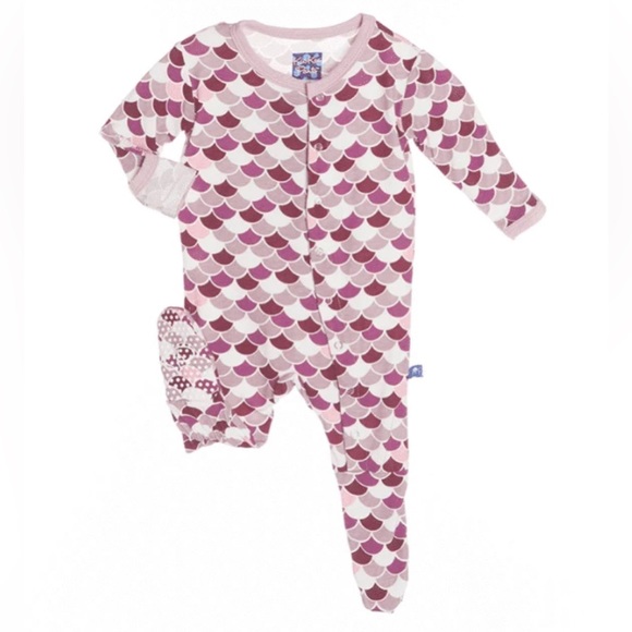 NWT Kickee Footsie